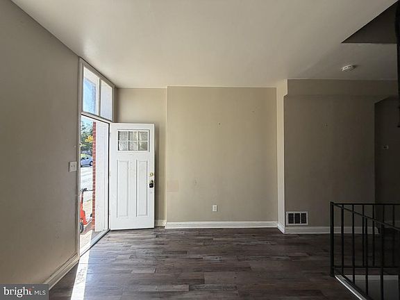 3rd image of 2216 Orleans St