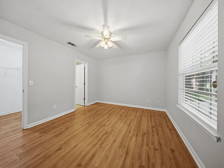 4800 Leah Ln — Photo 8