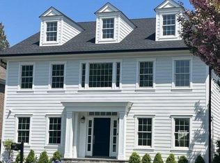 199 Whitehall Blvd, Garden City, NY 11530