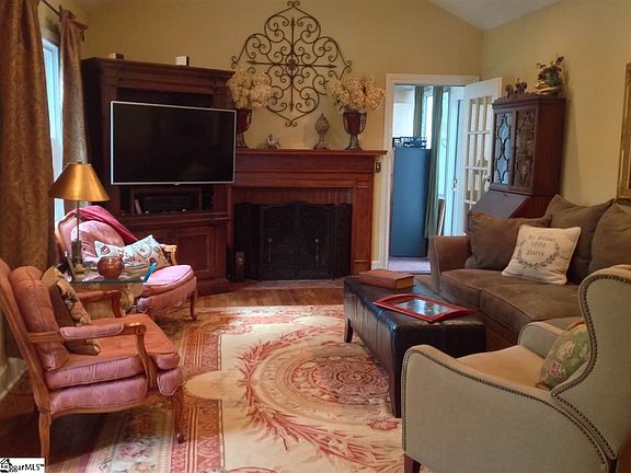 2nd image of 11 N Brookwood Dr