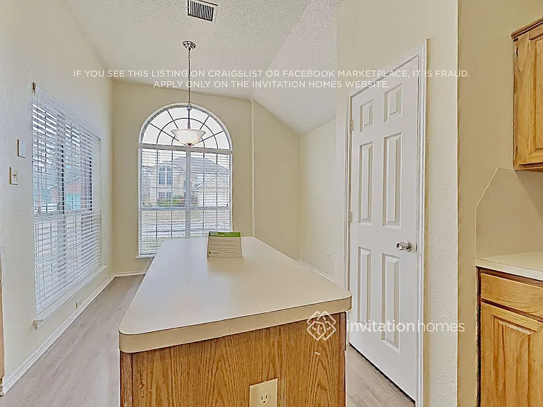 8512 Sabinas Trl — Photo 5