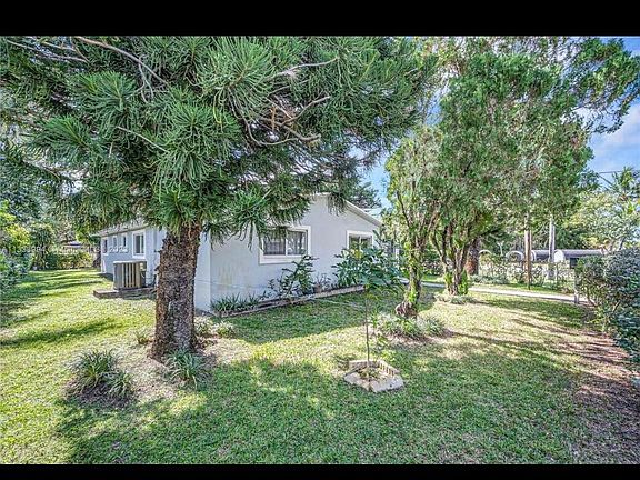 4th image of 1710 NE 160th St