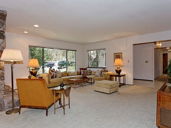 4th image of 787 Crossbrook Dr
