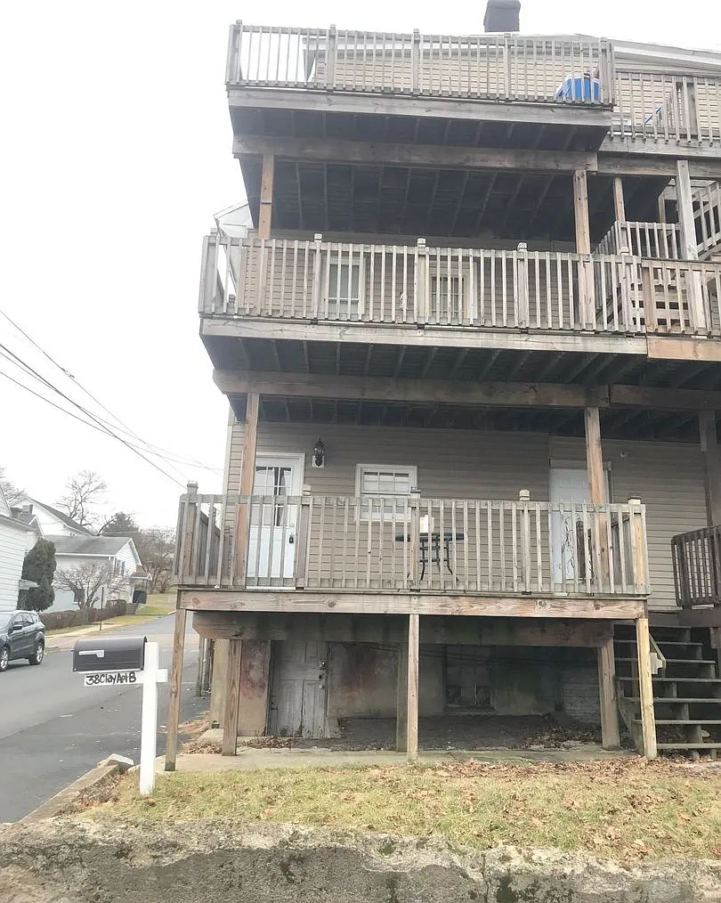 38 Clay Street — Photo 2