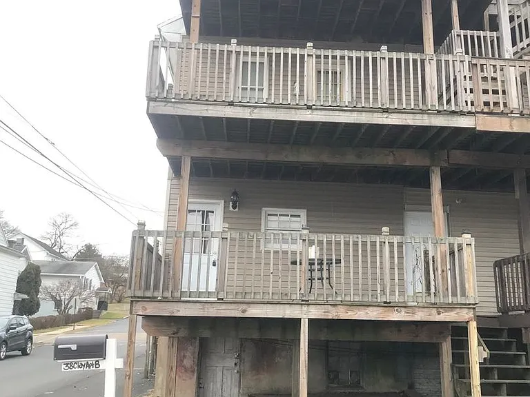38 Clay Street — Photo 2
