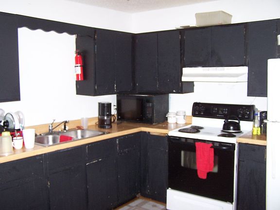 3rd image of 934 Edgerton St