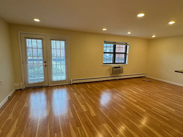 751 Highland Ave — Photo 36