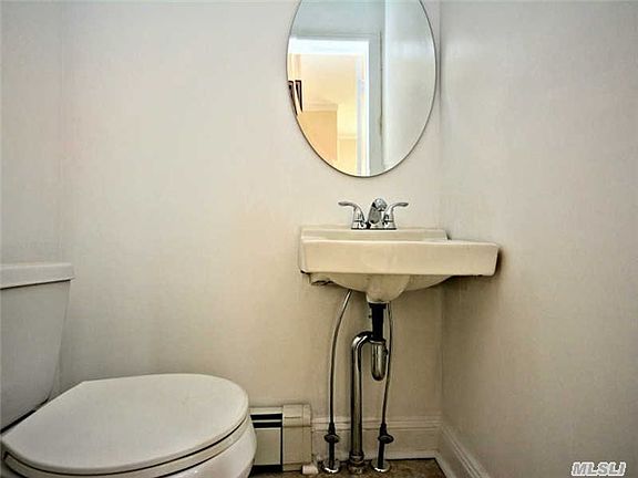 3rd image of 2033 Beech St