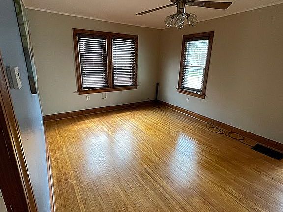 4th image of 106 Oak St