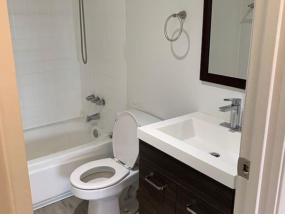 5th image of 2709 Marathon Dr #2F