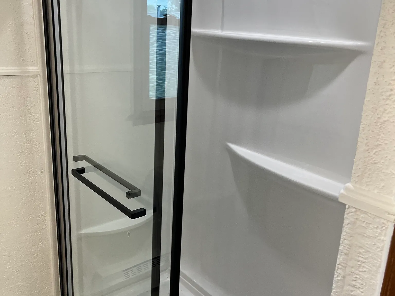 2 bed, 864 sqft, $1,400 — Photo 4