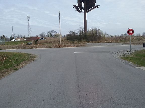 5th image of 1605 Sara Ln