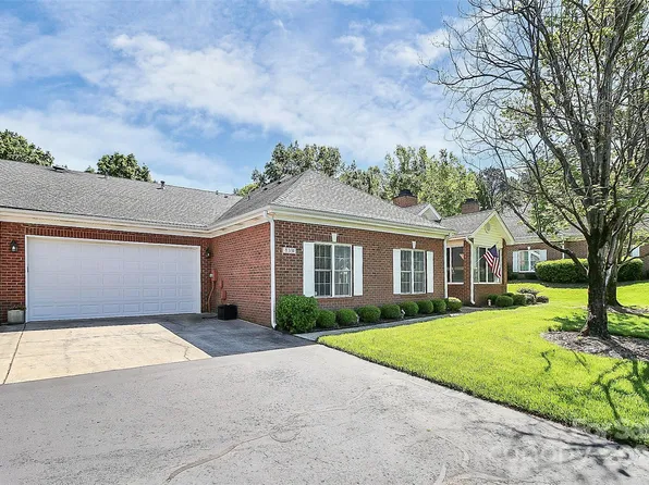 8331 Olde Troon Dr, Charlotte, NC 28277
