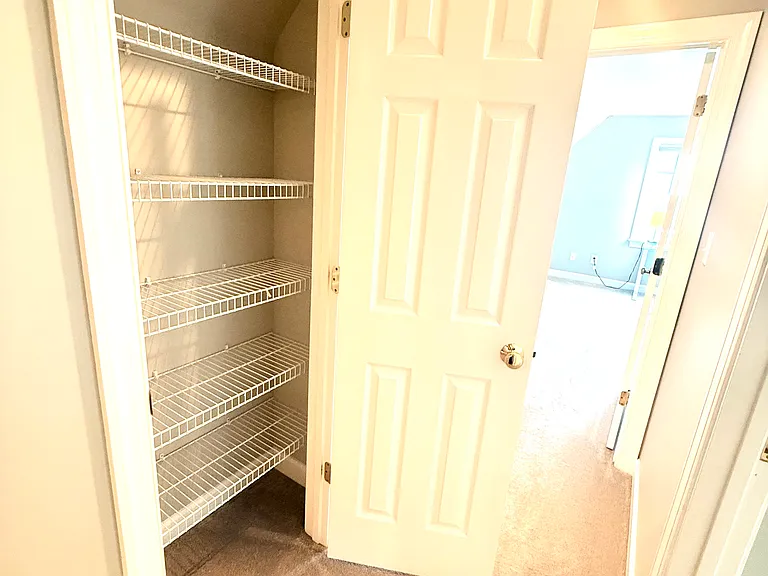 102 Hogan Ridge Ct #1 — Photo 4
