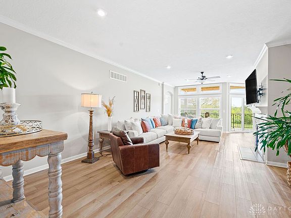 3rd image of 4413 Waters Edge Ln
