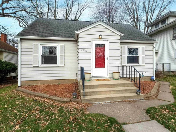 2515 13th St, Moline, IL 61265