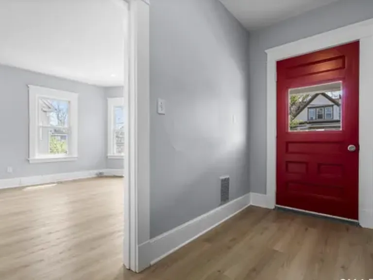 11 Young St #1 — Photo 9