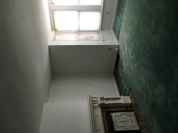 4th image of 335 N Broadway St APT B