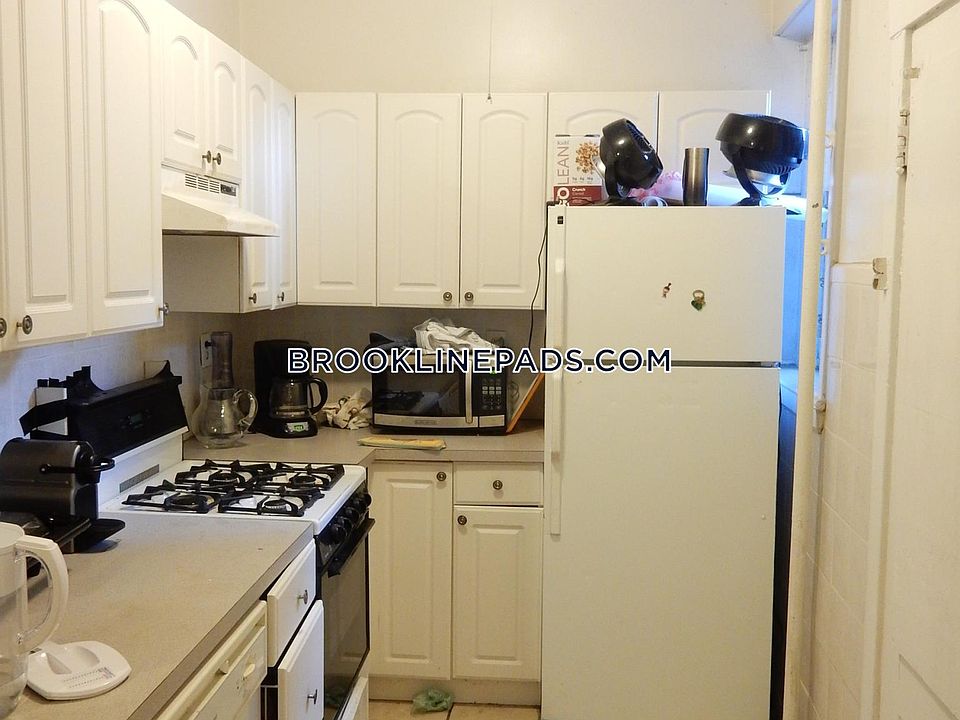 1st image of 322 Saint Paul St #1JJ