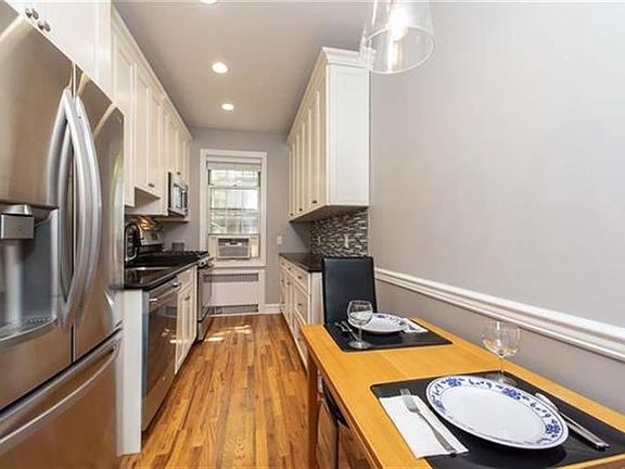 5th image of 21 N Chatsworth Ave APT 3M