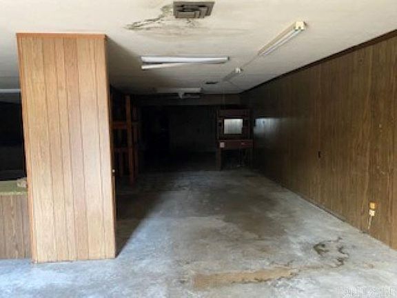 5th image of 601 W 50th St
