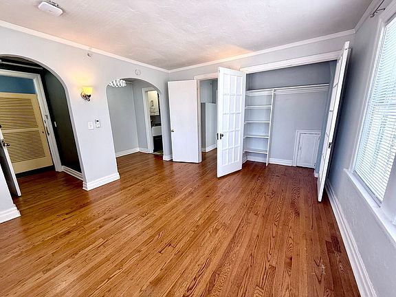 2nd image of 2420 1/2 N Robinson Ave #3