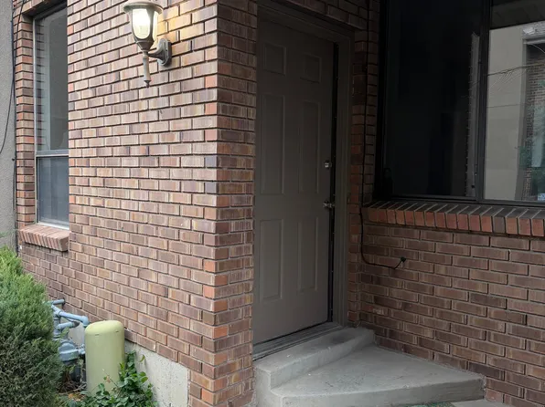 8722 S Oakwood Park Cir, Sandy, UT 84094