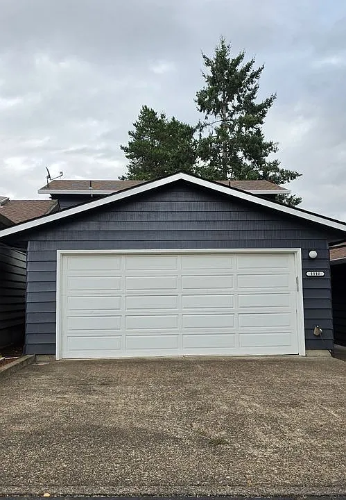1110 NW Springwood Ln