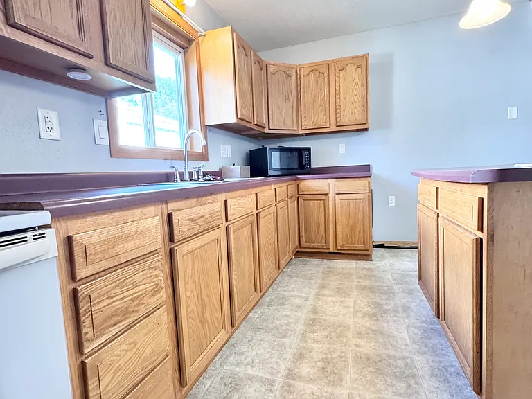 406 E Main St — Photo 8