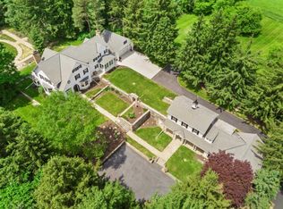 8414 W County Line Rd, Mequon, WI 53097
