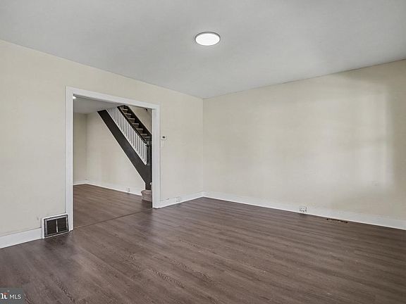 5th image of 537 Atlantic Ave