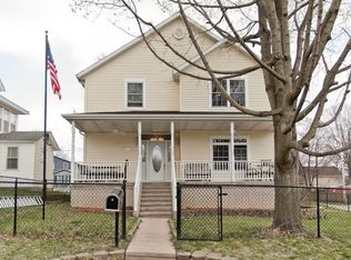 321 10th St, Marion, IA 52302