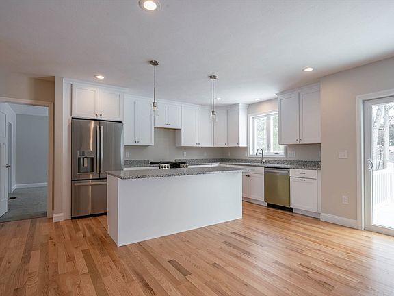 4th image of 37 Juliana Ave