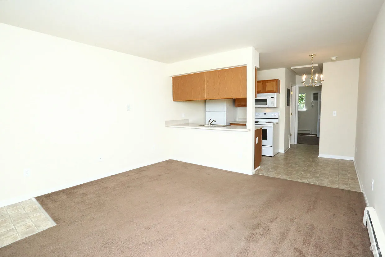 Kings Lane Apartments — Photo 3