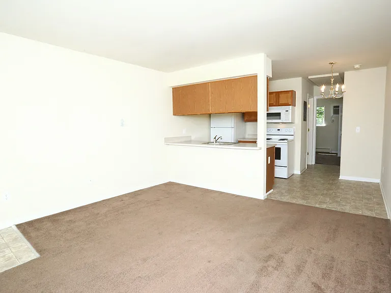 Kings Lane Apartments — Photo 3