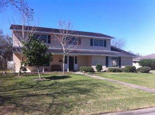 605 Brookhollow Dr, Port Lavaca, TX 77979