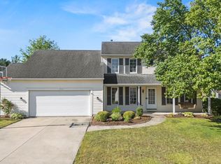 1525 Seabrook Dr, Fort Wayne, IN 46845