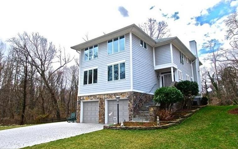 1st image of 1516 Emerson Ave