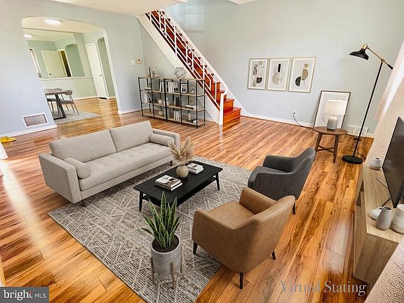 4th image of 8136 Farnsworth St