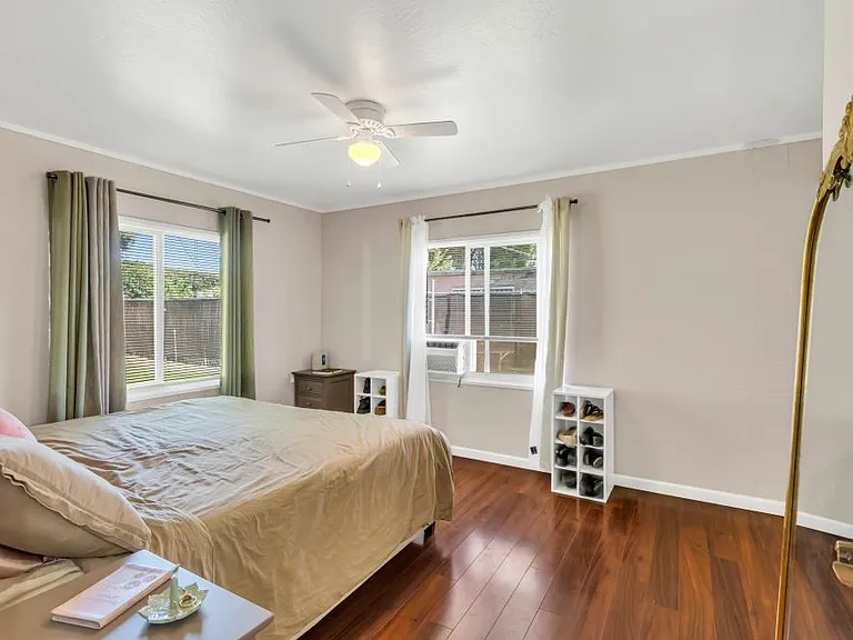 1194 Rosemary Ln — Photo 8