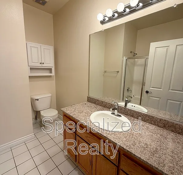 5716 Whitsett Ave — Photo 8