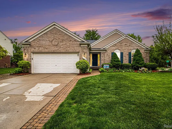 47291 Fairlawn Ct, Canton, MI 48188