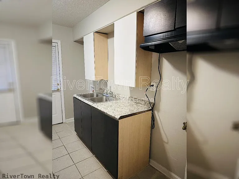 3253 Ford Rd — Photo 7