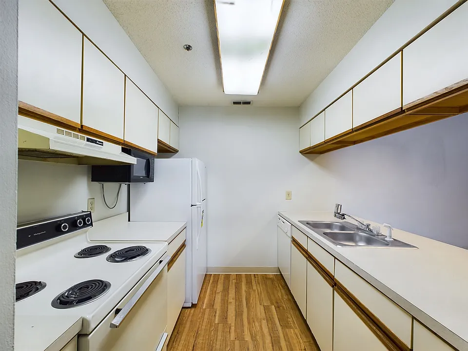 Chesterfield Apartments