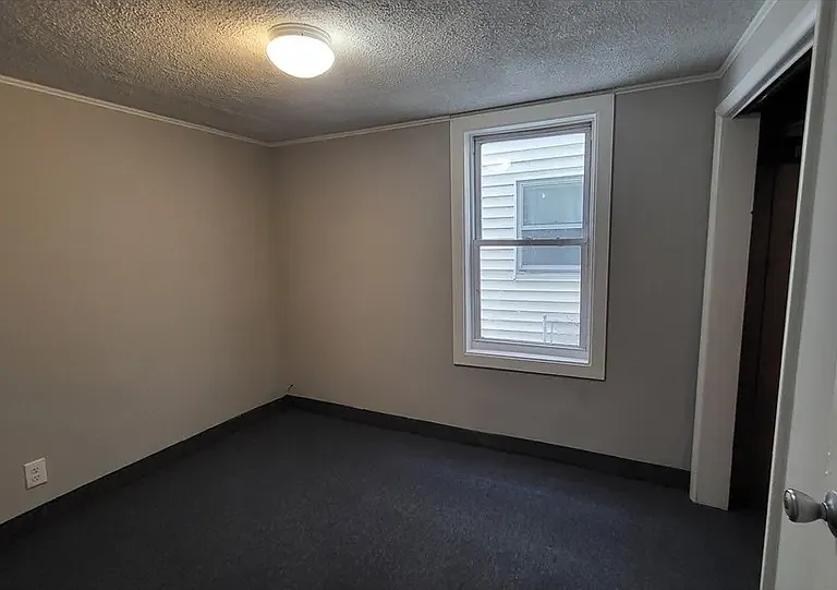 8 Cedar Ct #1 — Photo 1