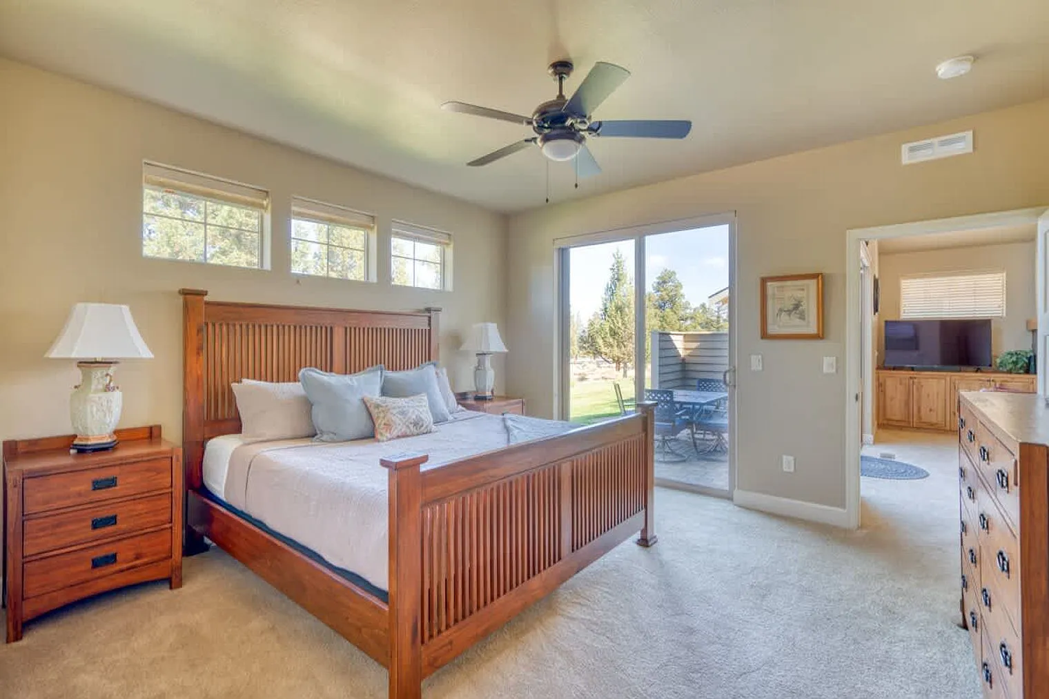 3 bed, 2.0 bath, 1905 sqft, $6,065 — Photo 4