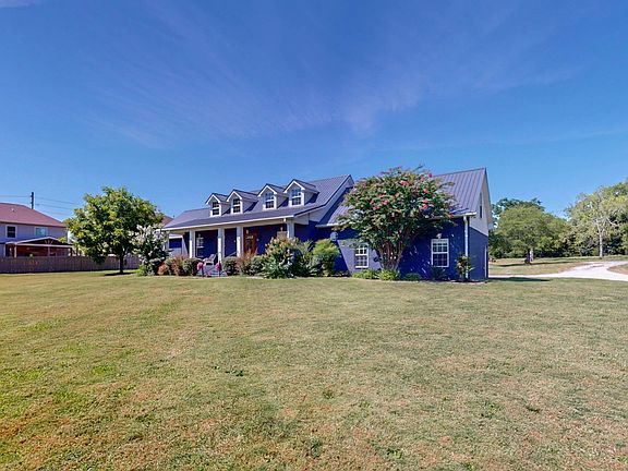 3rd image of 5920 Lee Rd
