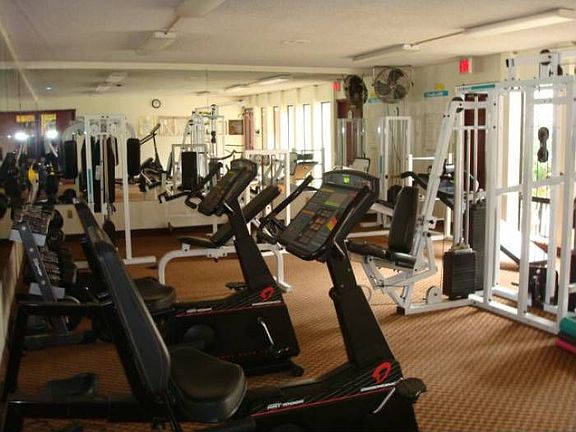 FITNESS ROOM