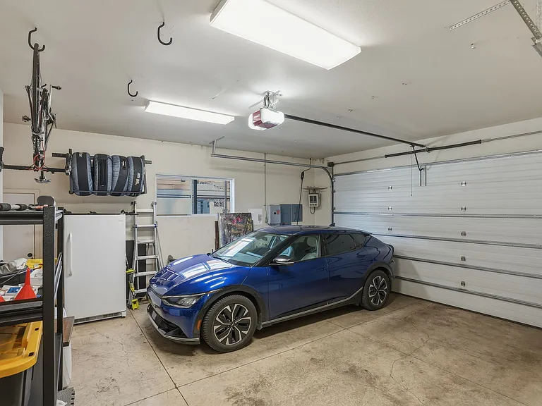 26 NW Shasta Pl — Photo 35
