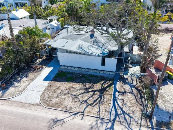 132 Harrison Dr, Sarasota, FL 34236